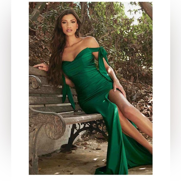 Rent The Runway - Own It Emerald Green Evening Dress Gown Size 20 - Picture 4 of 12